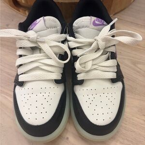 Kids Nike Black and White Low-Top Sneakers